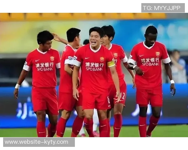 海港租借横滨水手中场让克劳德并附带买断条款的最新消息