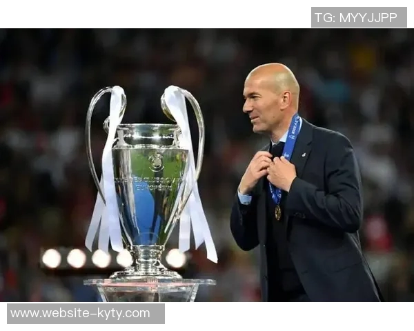 回顾齐达内执教皇马五年辉煌历程十年前今天他首次上任