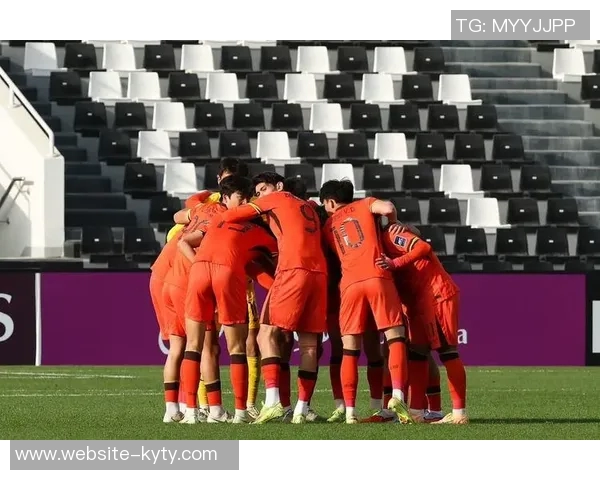 荷乙邓伯什祝贺王博豪罚入制胜点球助力中国U23队晋级四强